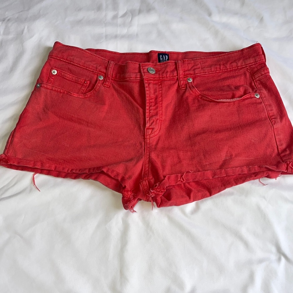 GAP Denim 3” cut off shorts
